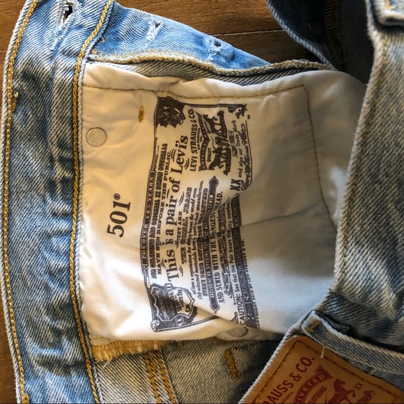 Levi’s Jean Shorts - Picture 4 of 5